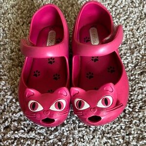 Mini Melissa Fuchsia Cat Sandals for Kids
